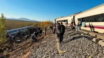 کشته‎‌شدن بیش از ۴۶ نفر در پی برخورد دو قطار در اسپانیا + ویدیو