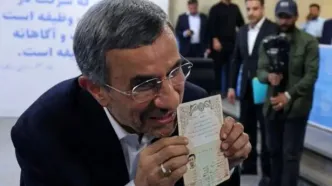 ادعای روزنامه جمهوری اسلامی درباره نقشه آمریکا و اسرائیل برای روی کار آوردن محمود احمدی‌نژاد