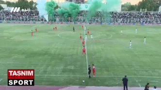 فیلم | آتش‌بازی هواداران خیبر پیش از سوت آغاز بازی با پرسپولیس