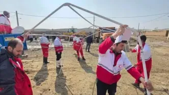 امدادرسانی هلال‌احمر به ۱۶۱ سیل‌زده در سلماس/ فعالیت ۱۳ تیم عملیاتی و توزیع اقلام امدادی