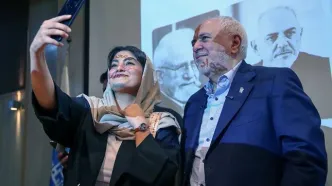 تصاویر؛ خنده‌ها و تعارفات جواد ظریف در مراسم رونمایی از آثارش