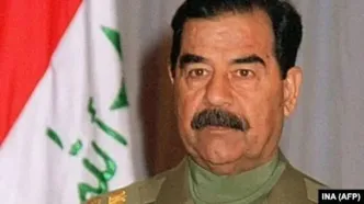 صدام حسین در جوانی و در کنار فرزندان خردسالش