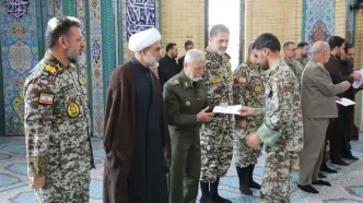 اعطای عطیه فرمانده معظم کل قوا به دانش‌آموختگان دانشگاه افسری پدافند هوایی خاتم‌الانبیاء