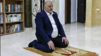 تصویری از رای دادن یکی رهبران سیاسی فلسطینی های دارای شهروندی اسرائیل و همسرش در انتخابات کنست