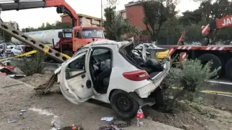 مرگ ۲ زن در تصادف پژو ۲۰۷ با تیر چراغ برق