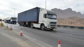 توقیف 3 دستگاه تریلی و کامیون به رانندگی نوجوانان فاقد گواهینامه