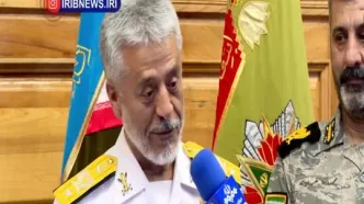 دریادار سیاری: لازم باشد بازهم به شناورهای دشمن ضربه می‌زنیم