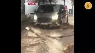 از آبشار در ایستگاه مترو تا نفوذ سیلاب به داخل بیمارستان!