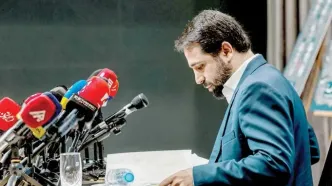 مردِ پشت درهای بسته محدودیت اینترنت