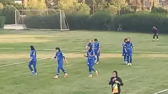 نیلوفر عظیمی ناجی استقلال شد؛ آبی‌ها دوباره از سپاهان جلو افتادند