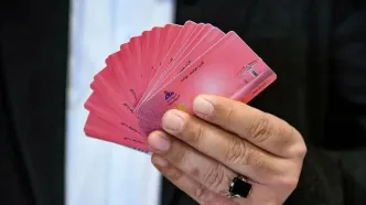 یک خودروی متخلف با ۱۷۶ کارت سوخت در سیریک توقیف شد