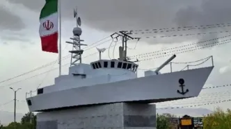 نصب نماد ناوشکن قهرمان دنا در نهاوند