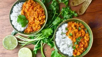 ناهار امروز: طرز تهیه دال عدس هندی با برنج؛ یک غذای خوشمزه، مقوی و بدون گوشت!