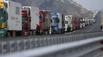 ماجرای سرگردانی ۱۲ هزار کانتینر ایرانی در پاکستان / امیر روشن‌بخش: هنوز هیچ مرز زمینی بسته نشده است
