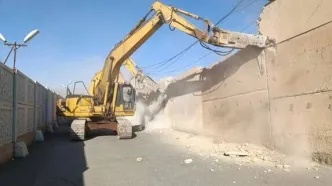لحظه فرو ریختن برجک زندان رجایی‌شهر در چند ثانیه!