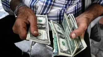 فروش ۱۰ هزار دلاری ارز در بانک ها ادامه دارد