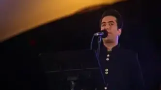 محمد معتمدی در میدان انقلاب اجرا کرد / ویدیو