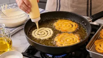 طرز تهیه زولبیا خانگی با نشاسته ذرت