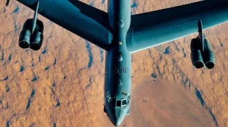 بازگشت ۸ بمب‌افکن B-1 از فیرفورد به آمریکا